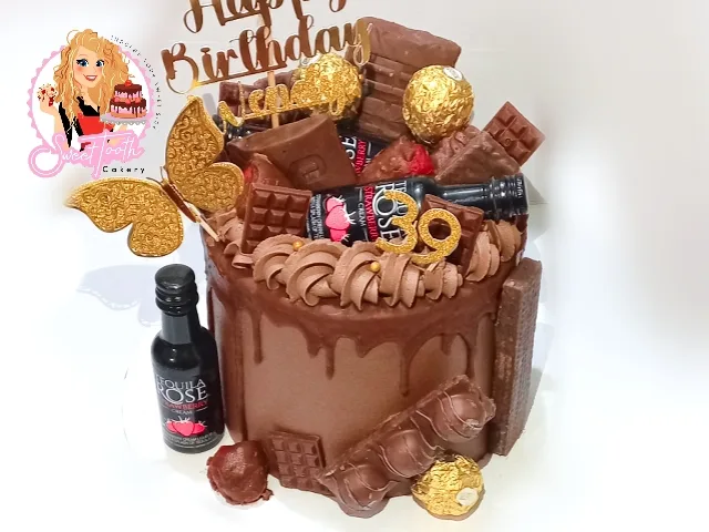 Sweet Tooth Custom Cakes - photo 5